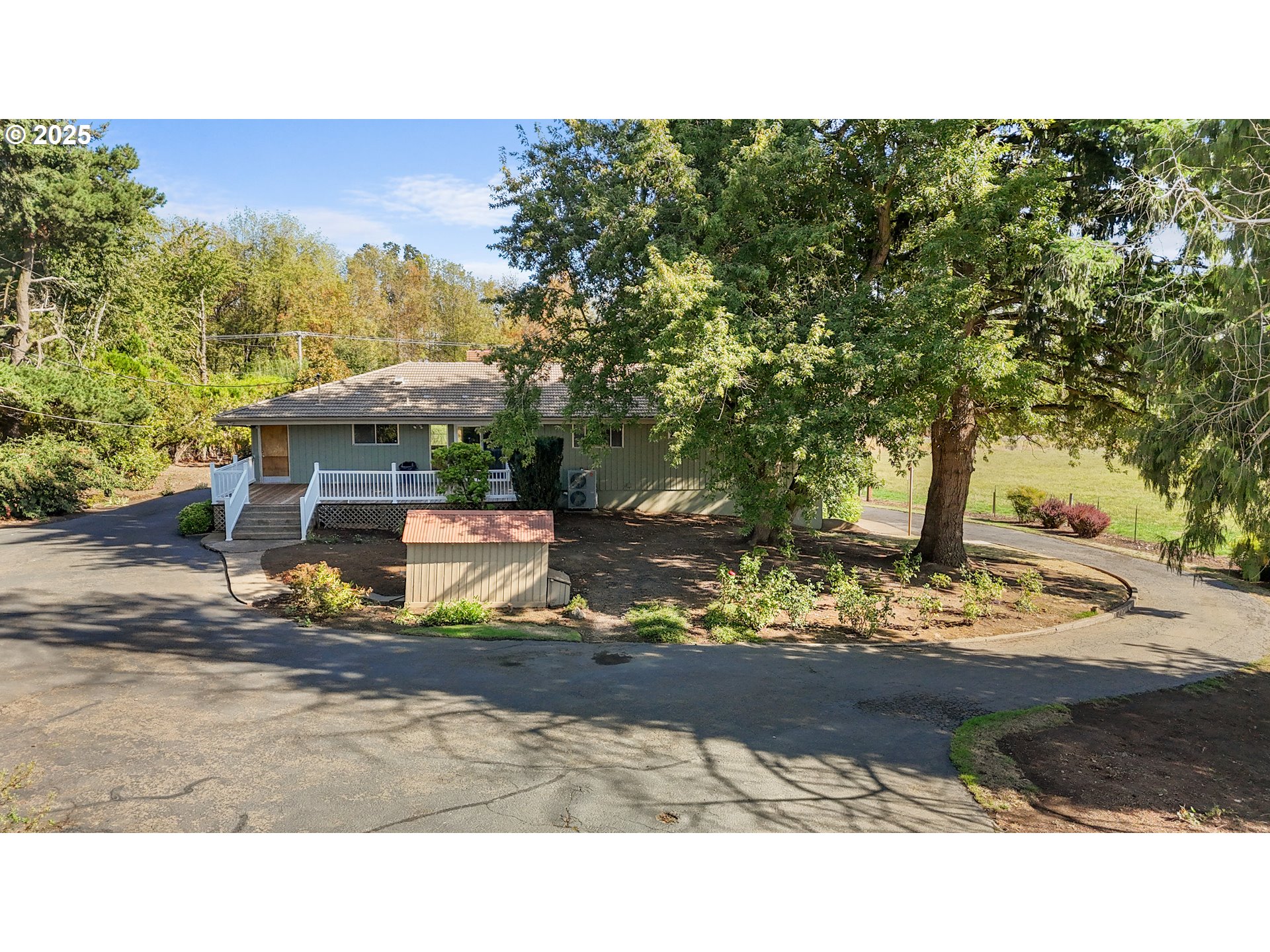15895 Old Butteville Road Northeast Woodburn, OR 97071 - Photo 27 of 47 a view of a backyard