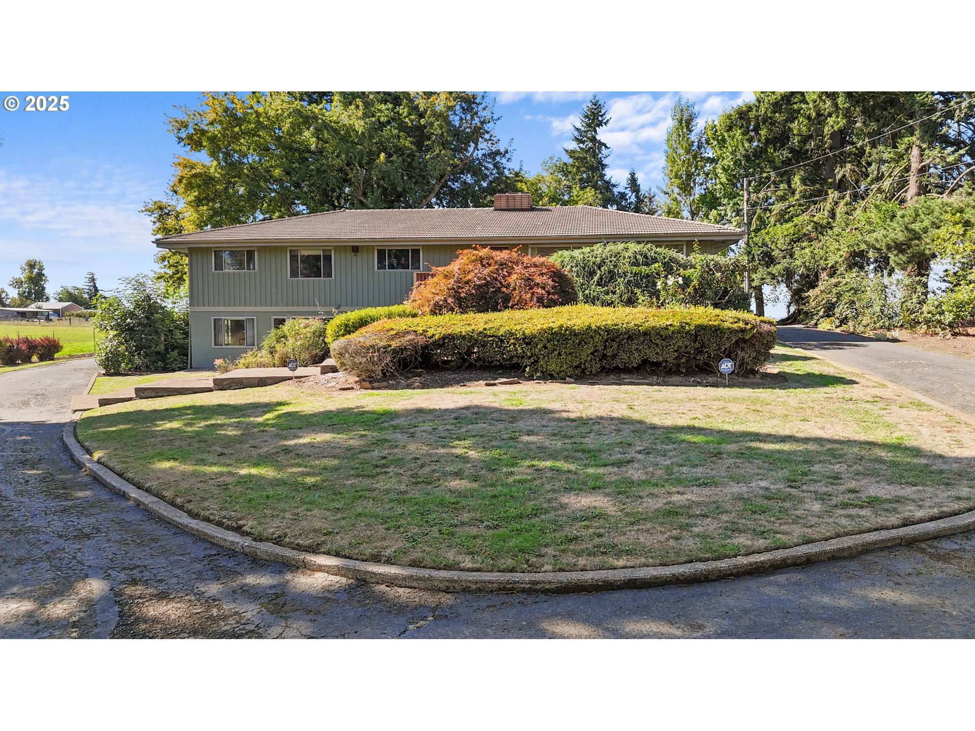 15895 Old Butteville Road Northeast Woodburn, OR 97071 - Photo 42 of 47 a view of outdoor space yard