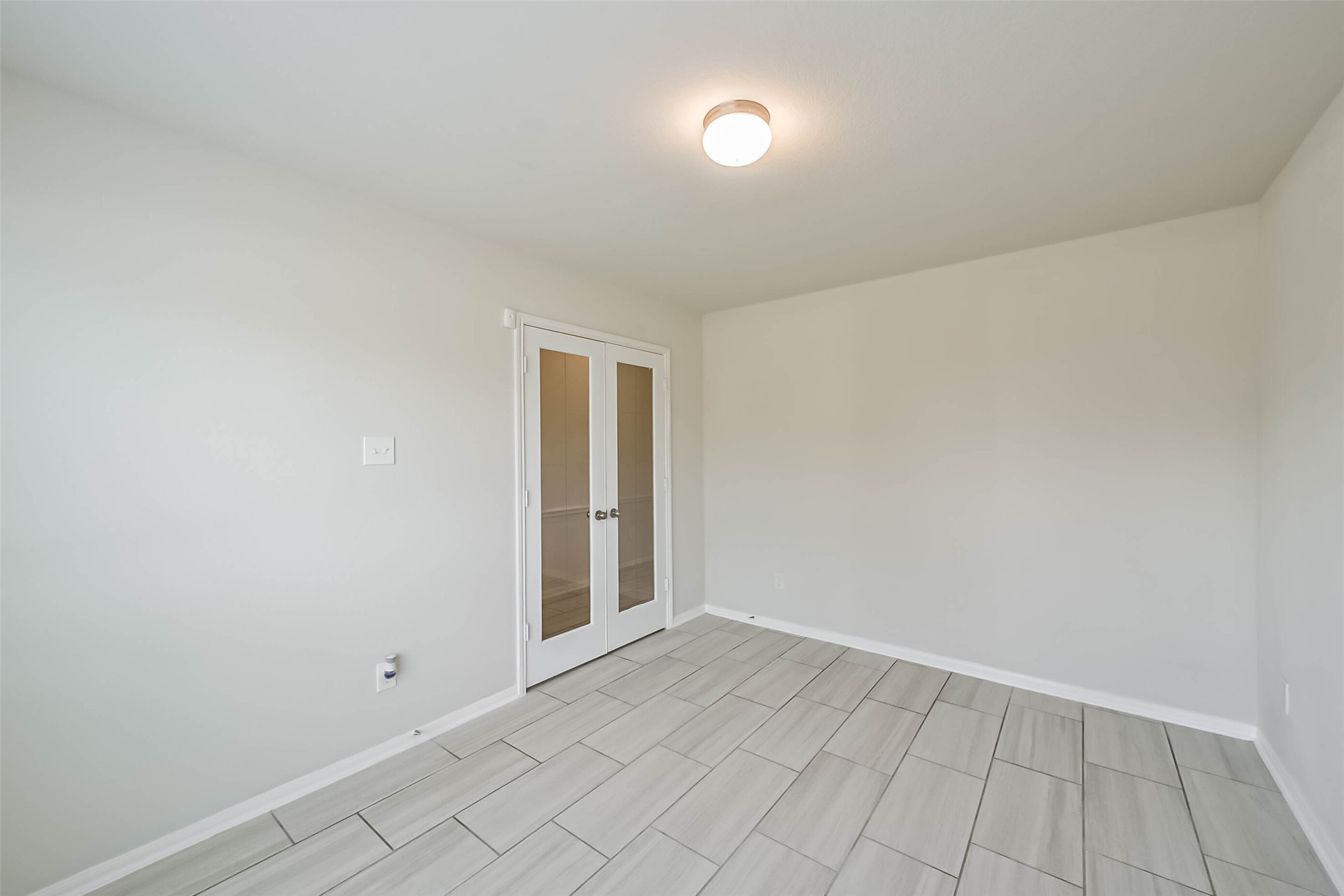 2630 Zephyr Lane Rosenberg, TX 77471 - Photo 6 of 33 a view of an empty room and window