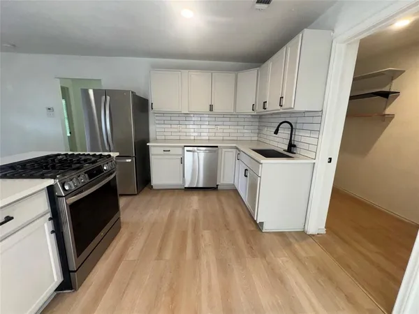 $1,900 | 3518 Grafton Avenue, Dallas, TX 75211