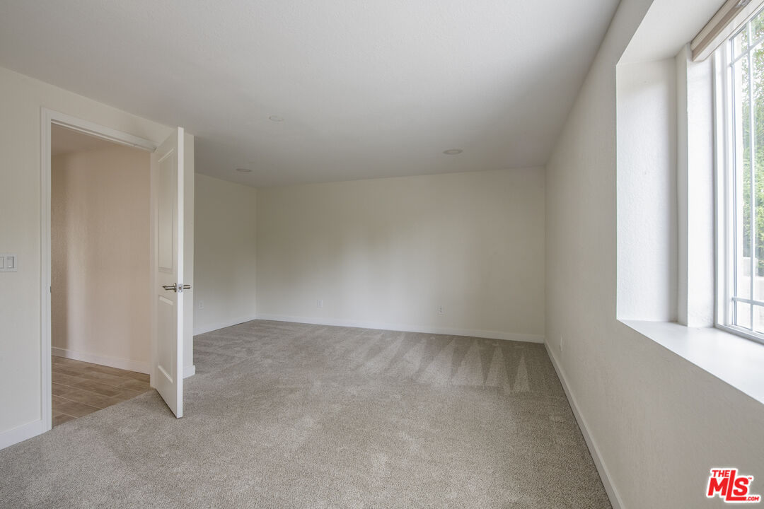 29720 Monte Verde Road Temecula, CA 92591 - Photo 28 of 49 an empty room with windows