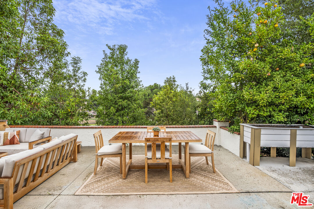 29720 Monte Verde Road Temecula, CA 92591 - Photo 43 of 49 a view of chair and tables