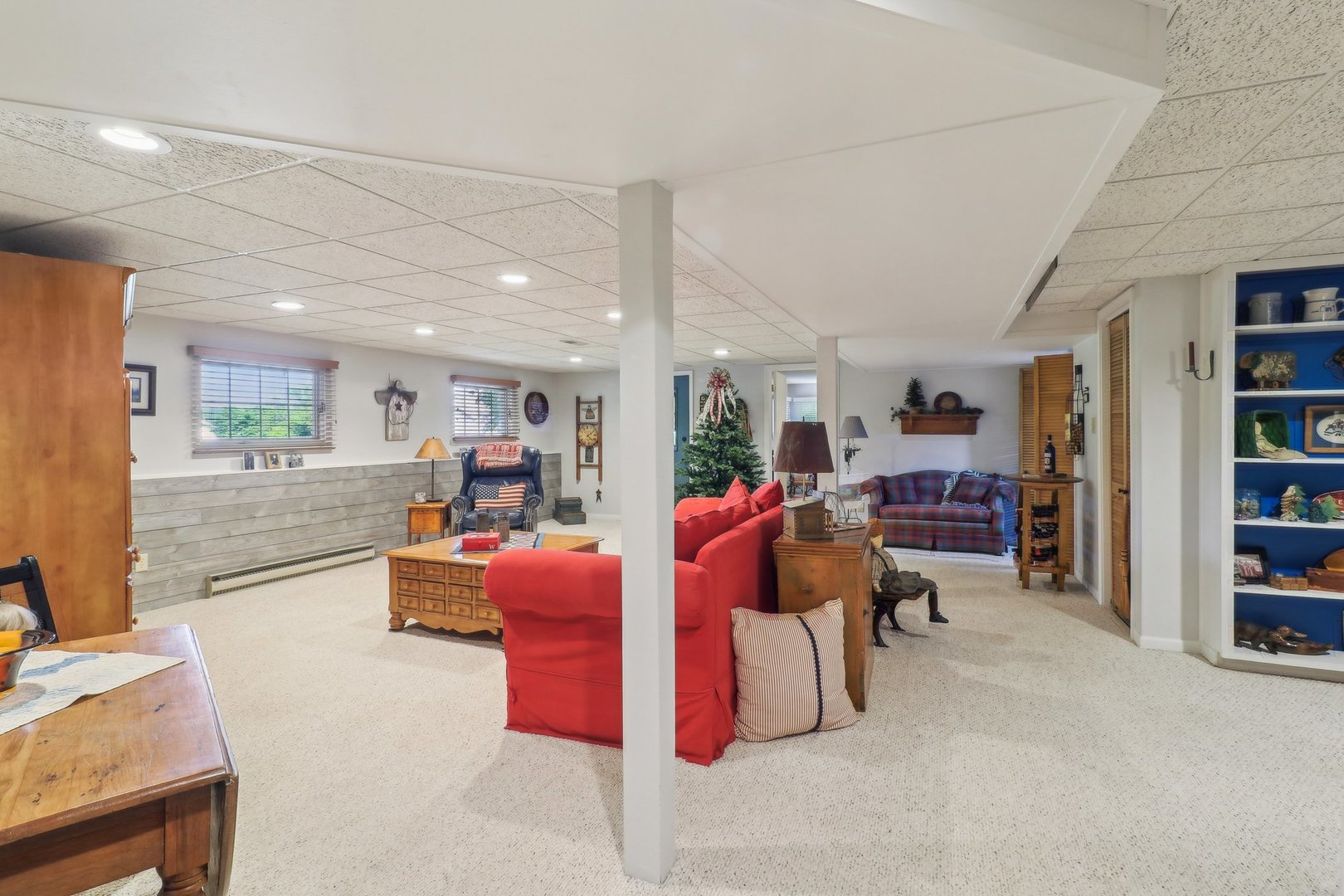 554 Baintree Road Davis, IL 61019 - Photo 33 of 53 a bed room with furniture and a book shelf