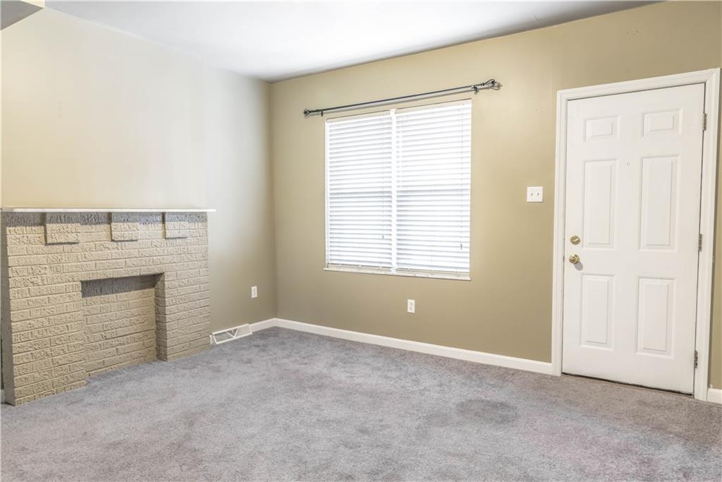 244 Chesterfield Road Pittsburgh, PA 15213 - Photo 4 of 21 Gallery Image 4