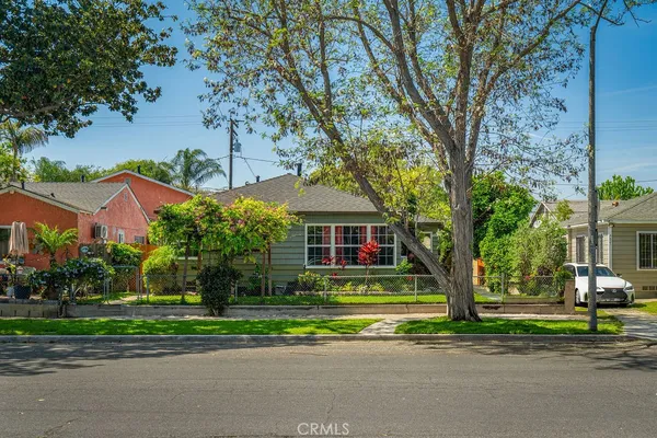 $880,000 | 4813 Pacific Drive, Long Beach, CA 90805