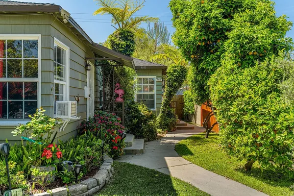 $880,000 | 4813 Pacific Drive, Long Beach, CA 90805