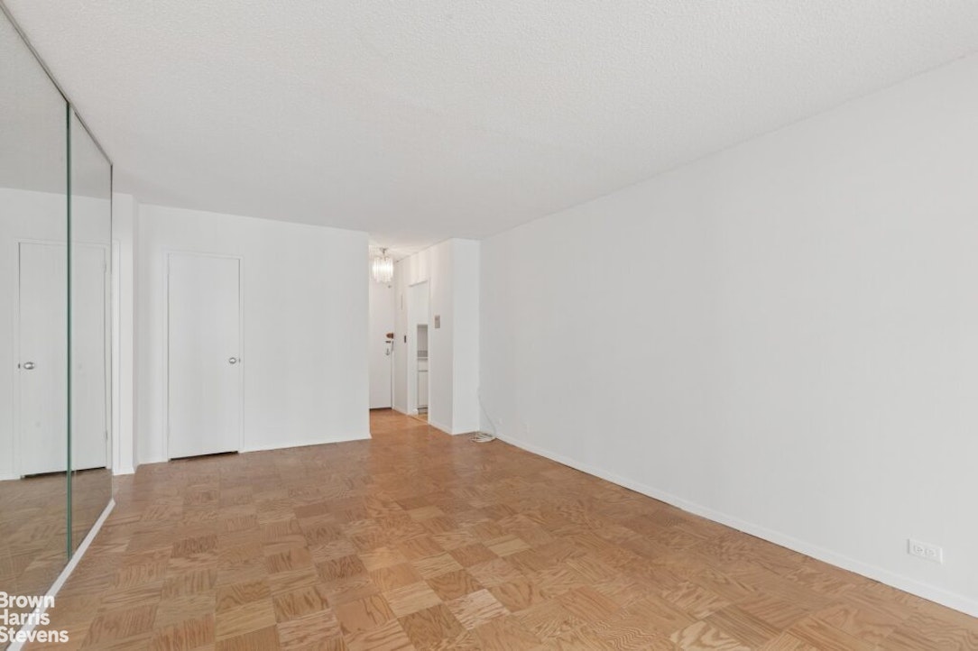 300 East 54th Street, Unit 22G Manhattan, NY 10022 - Photo 6 of 15