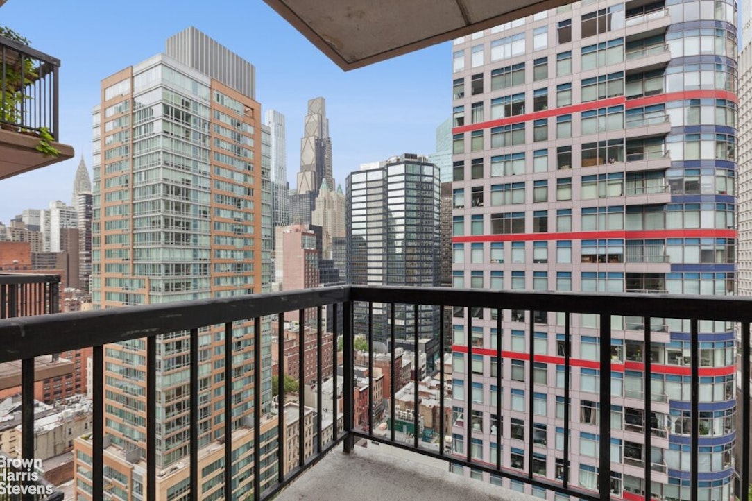 300 East 54th Street, Unit 22G Manhattan, NY 10022 - Photo 7 of 15