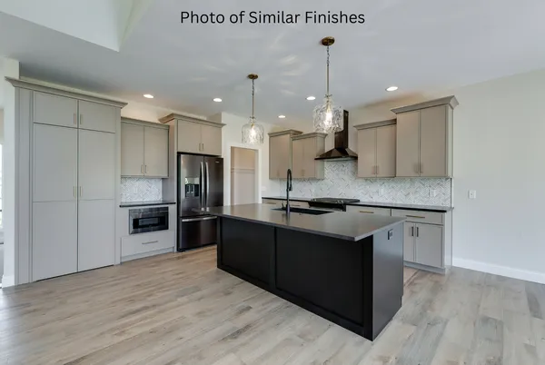 $712,471 | 22 Viola Drive, Le Claire, IA 52753