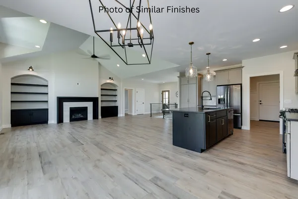 $712,471 | 22 Viola Drive, Le Claire, IA 52753