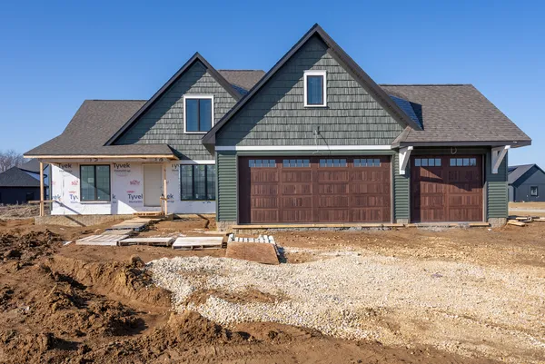 $712,471 | 22 Viola Drive, Le Claire, IA 52753