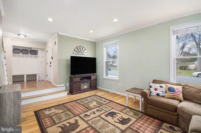 $889,000 | 1309 Rock Chapel Road, Herndon, VA 20170