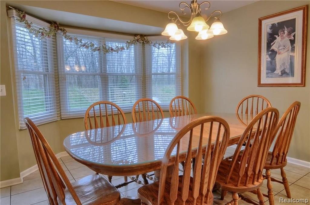 2236 Avon Lake Lane Rochester Hills, MI 48307 - Photo 11 of 30