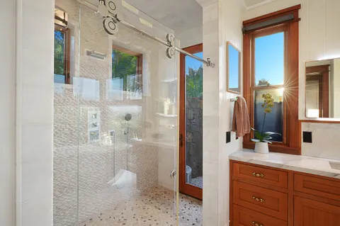 $5,888,888 | 2332 Makana Ano Place, Kilauea, HI 96754