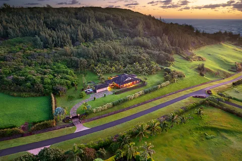 $5,888,888 | 2332 Makana Ano Place, Kilauea, HI 96754