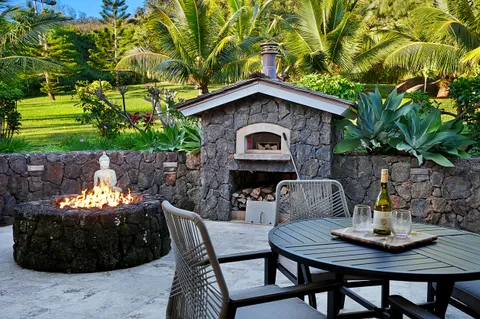 $5,888,888 | 2332 Makana Ano Place, Kilauea, HI 96754