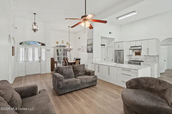 $350,000 | 3332 Devonshire Cove North, Southaven, MS 38672