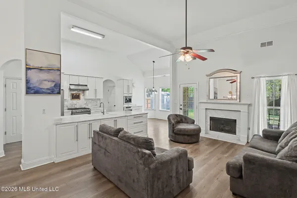 $350,000 | 3332 Devonshire Cove North, Southaven, MS 38672