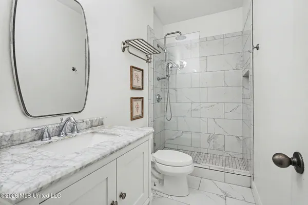 $350,000 | 3332 Devonshire Cove North, Southaven, MS 38672