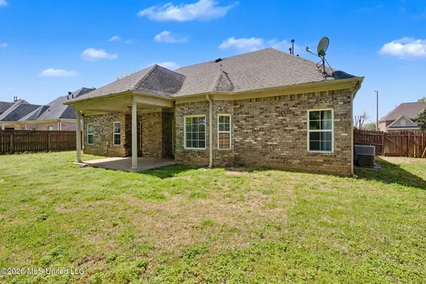 $350,000 | 3332 Devonshire Cove North, Southaven, MS 38672