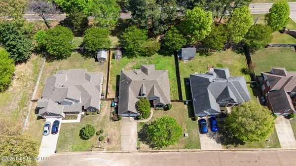 $350,000 | 3332 Devonshire Cove North, Southaven, MS 38672