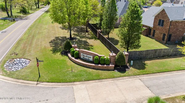 $350,000 | 3332 Devonshire Cove North, Southaven, MS 38672