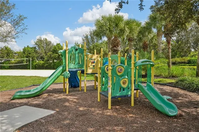 $2,700 | 2445 Orchard Street, Naples, FL 34120