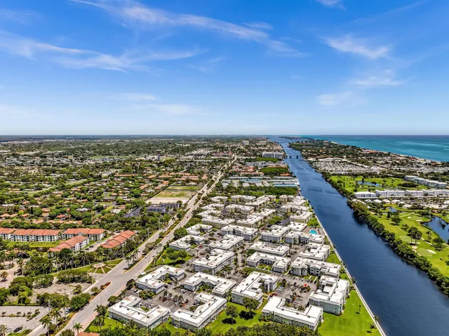 $284,900 | 3 Colonial Club Drive, Unit 300, Boynton Beach, FL 33435