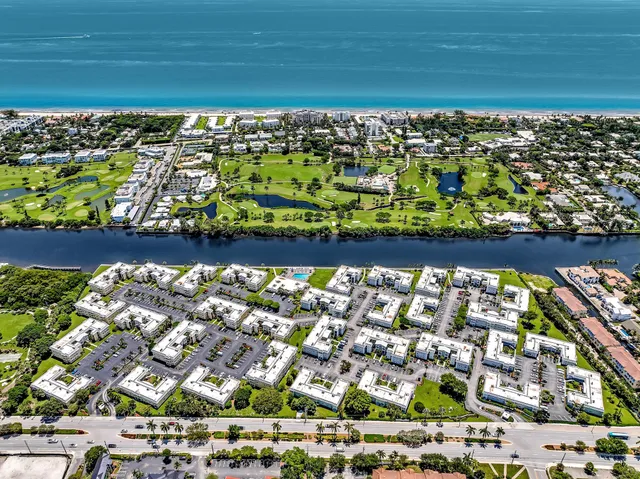 $284,900 | 3 Colonial Club Drive, Unit 300, Boynton Beach, FL 33435