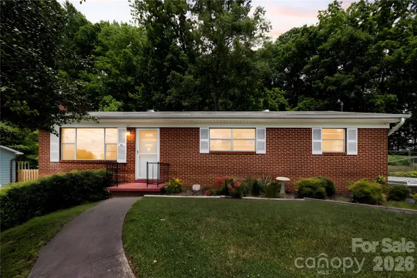 $374,900 | 309 Oak Hill Road, Candler, NC 28715