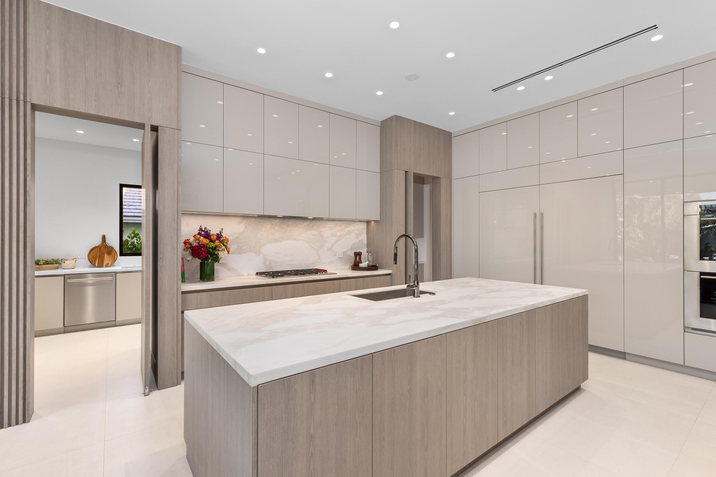 541 Golden Harbour Drive Boca Raton, FL 33432 - Photo 15 of 80 Kitchen