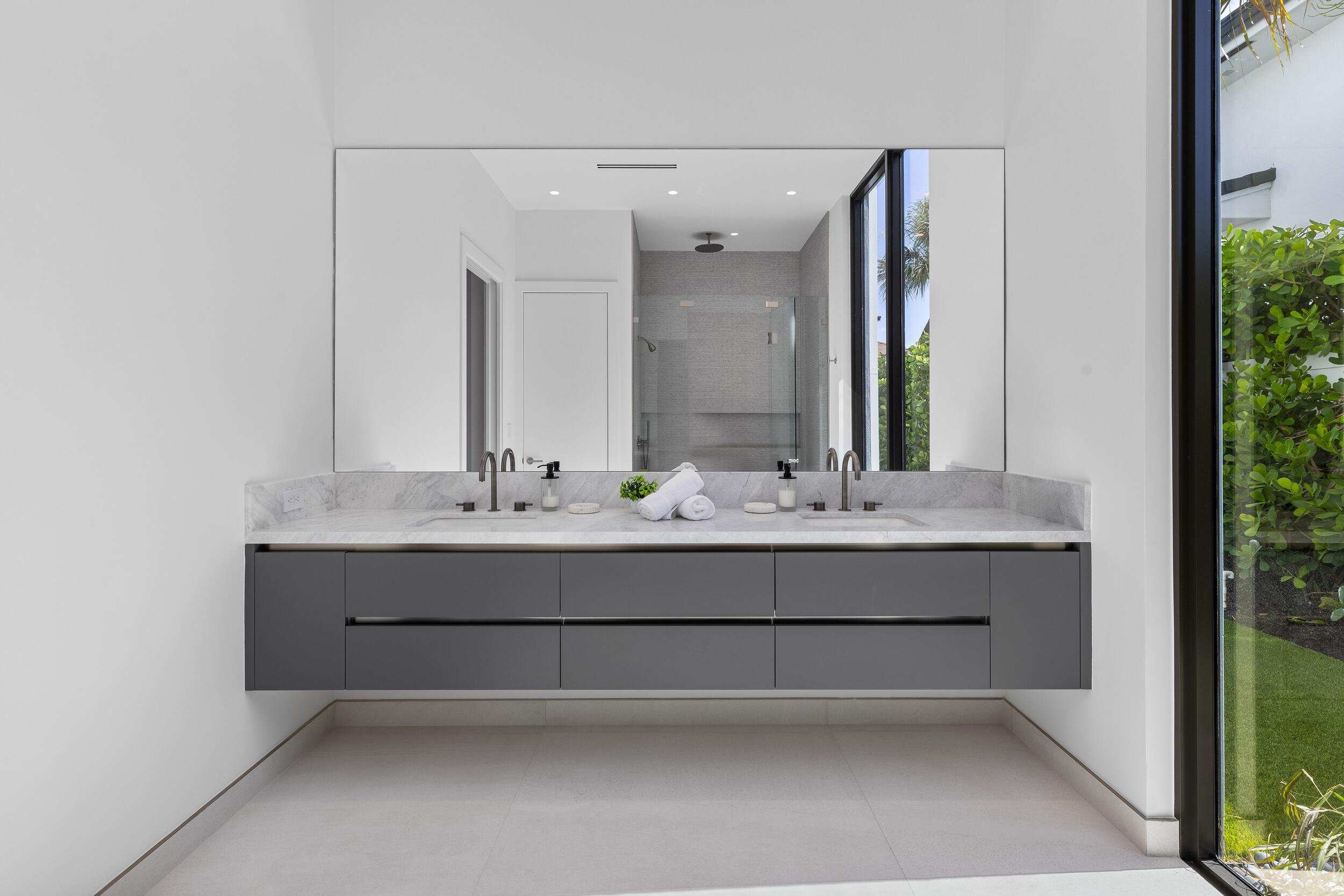 541 Golden Harbour Drive Boca Raton, FL 33432 - Photo 31 of 80 VIP Bathroom