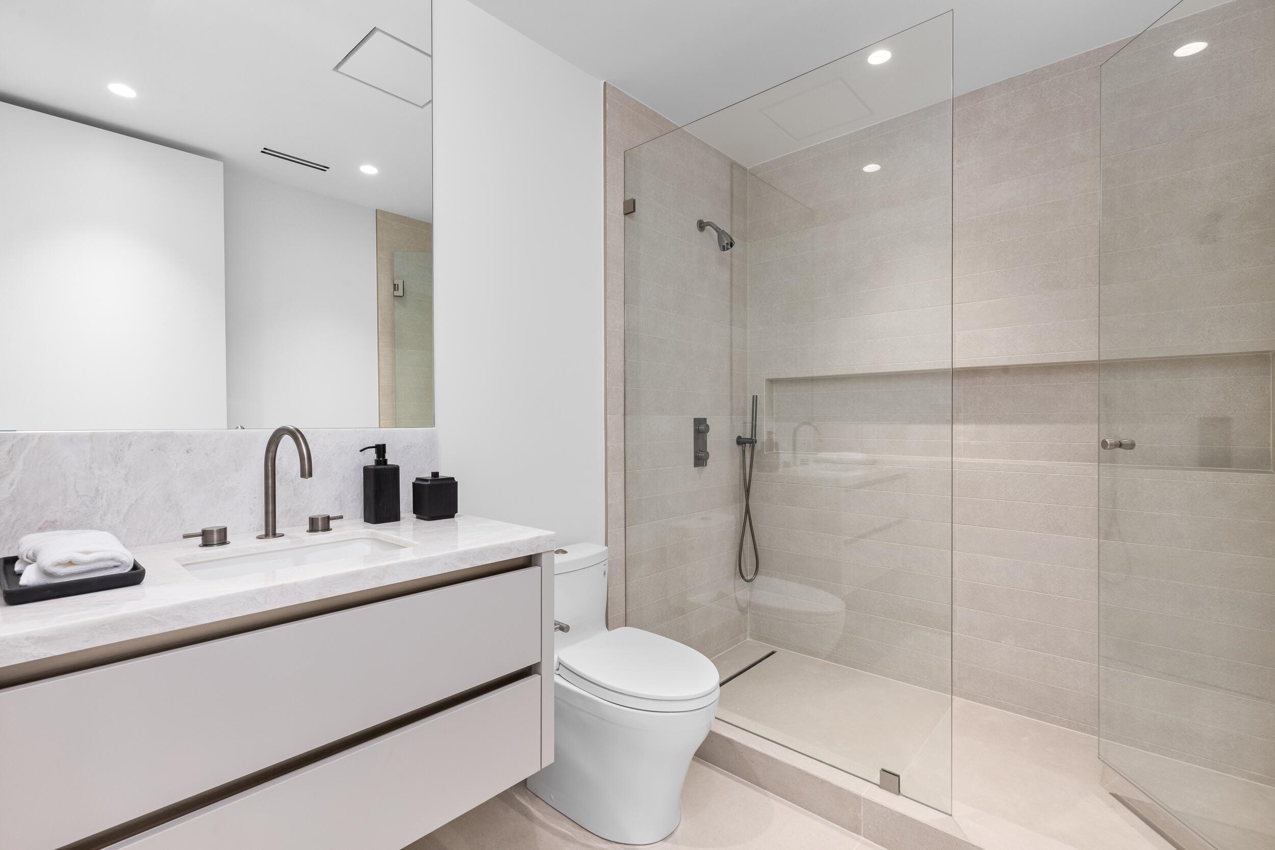 541 Golden Harbour Drive Boca Raton, FL 33432 - Photo 51 of 80 Guest Suite Bathroom