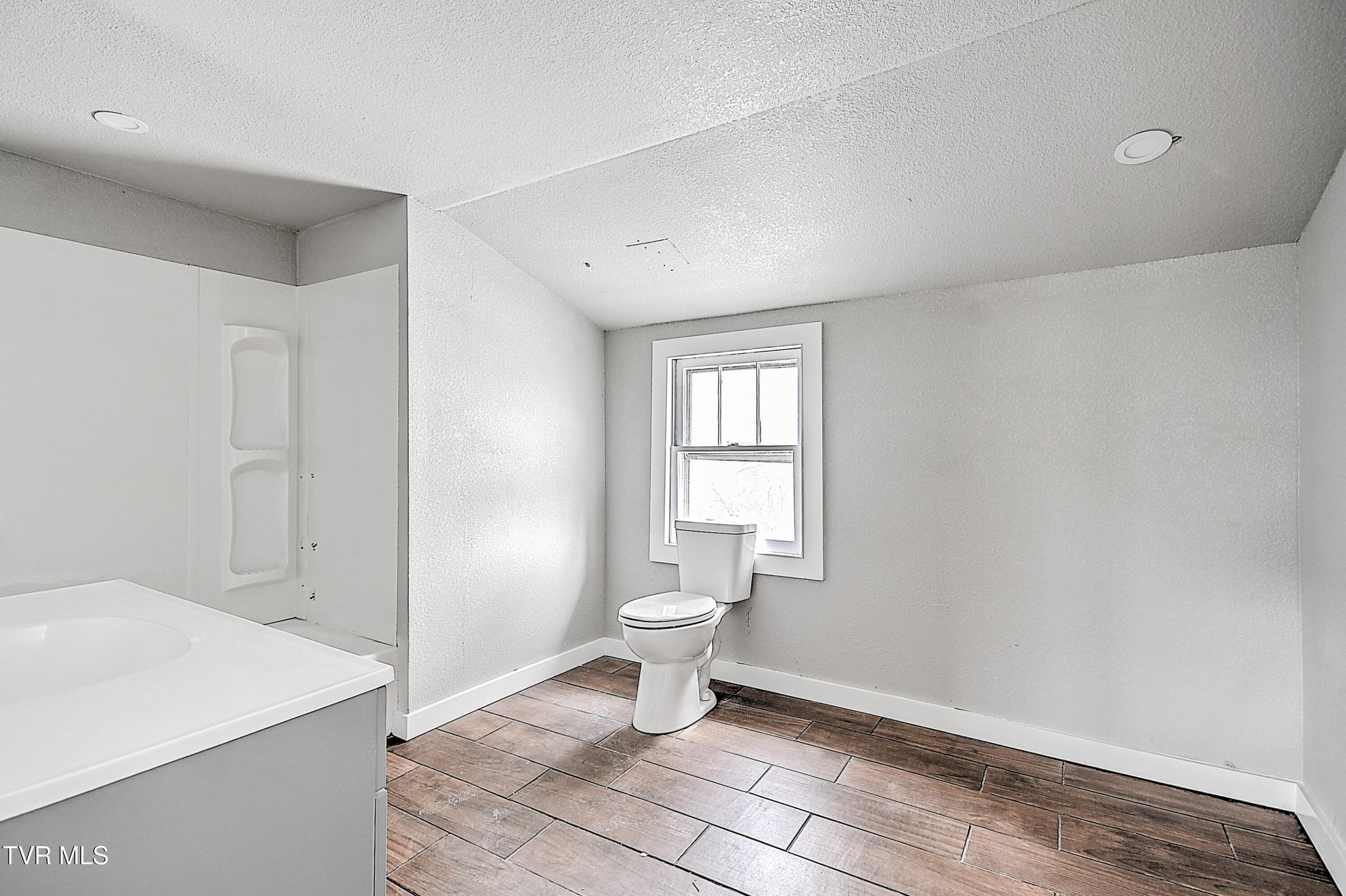 1570 Granby Road Kingsport, TN 37660 - Photo 25 of 31 1570 Granby DP-24
