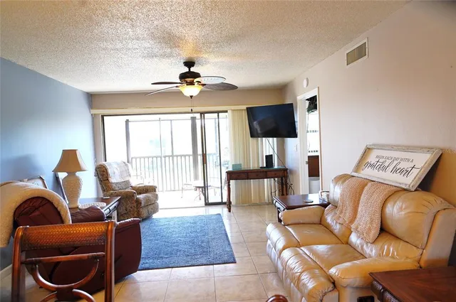 $125,500 | 1999 Kings Highway, Unit 23C, Punta Gorda, FL 33980