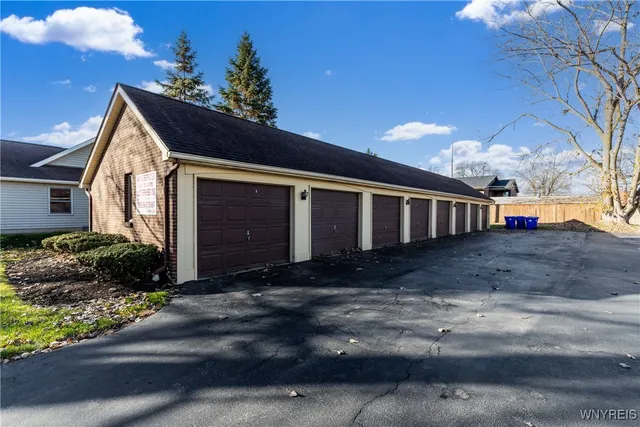 $249,900 | 162 Peppertree Drive, Unit B, Amherst, NY 14228