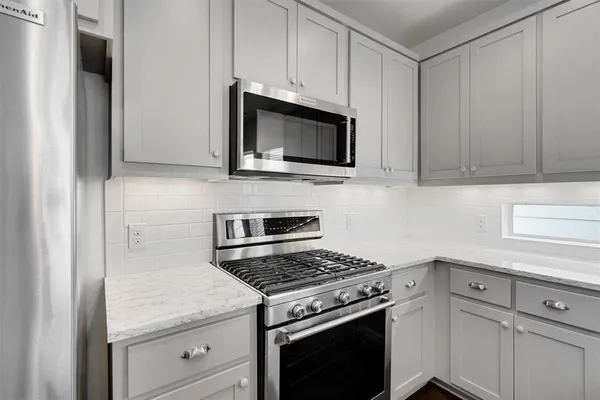 $3,000 | 1006 Muse Lane, Unit 13, Austin, TX 78702