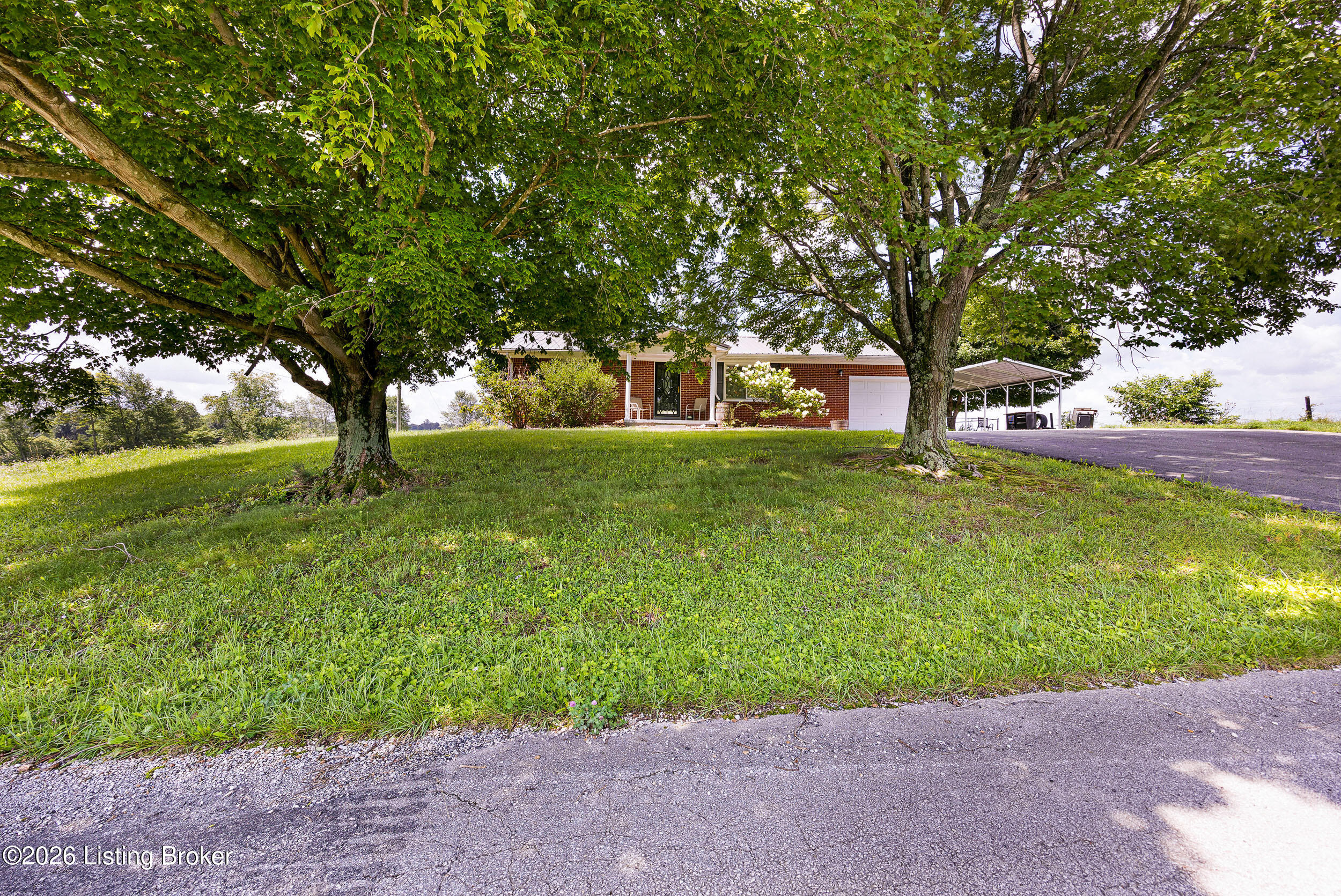 565 Hubert Spratt Road Hodgenville, KY 42748 - Photo 3 of 27 565SprattRd-3