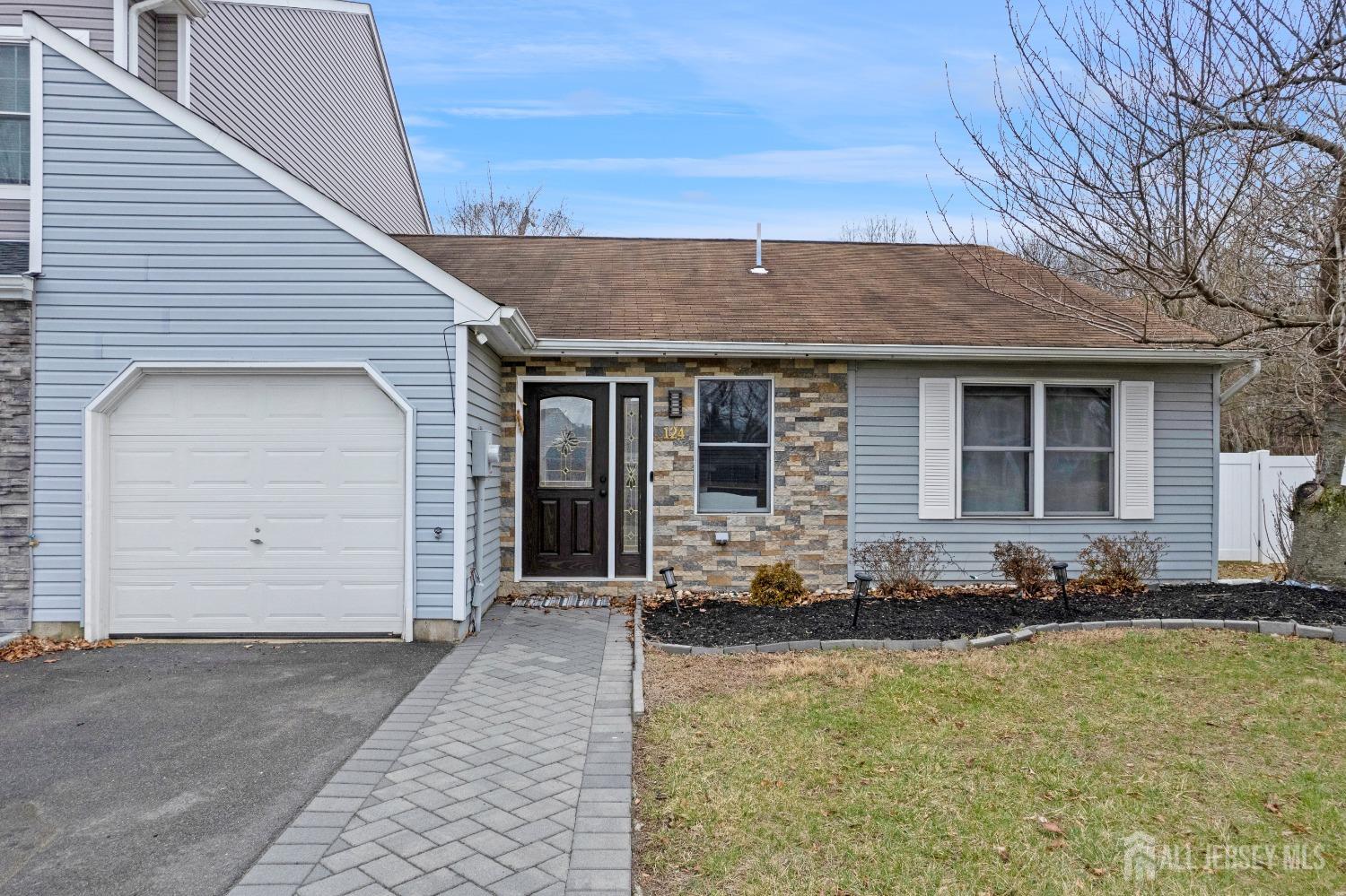 124 Woodbury Road Edison, NJ 08820 - Photo 1 of 33 Gallery Image 1