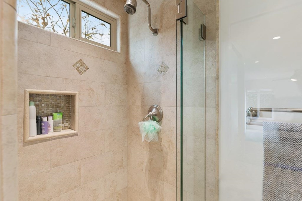 444 Dunsmore Court Encinitas, CA 92024 - Photo 18 of 39