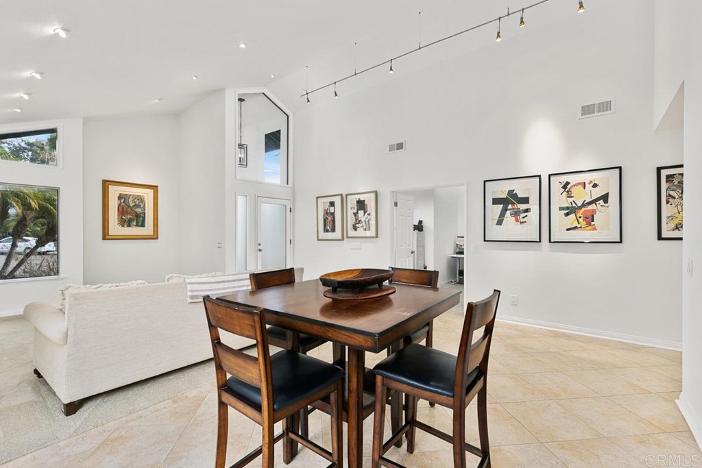 444 Dunsmore Court Encinitas, CA 92024 - Photo 7 of 39