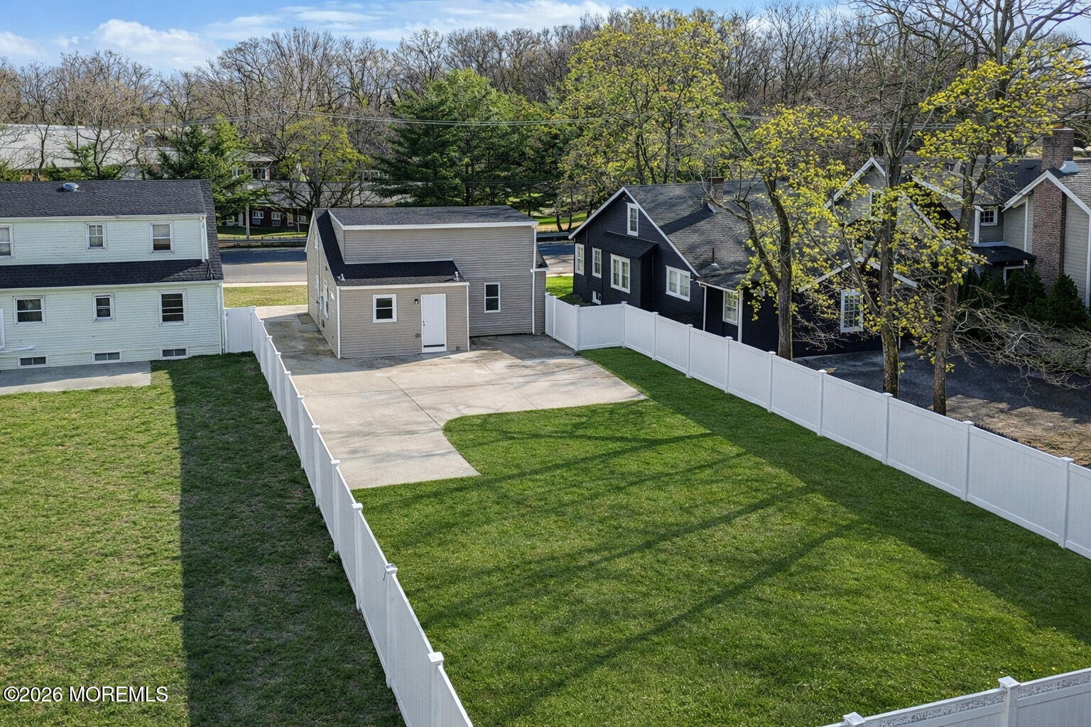 144 Monmouth Road Oakhurst, NJ 07755 - Photo 4 of 18 4