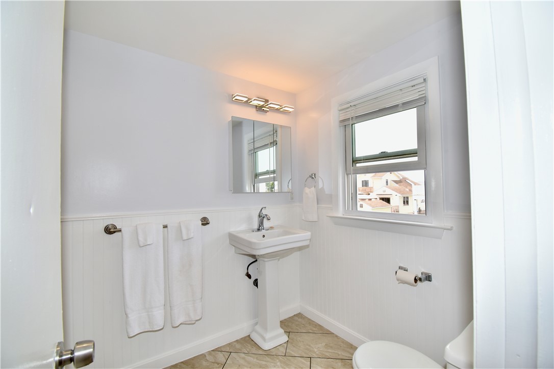 20 Winnapaug Road, Unit B3 Westerly, RI 02891 - Photo 11 of 14 Gallery Image 11