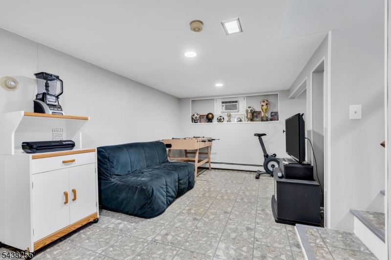 465 Ellen Street Union, NJ 07083 - Photo 26 of 41