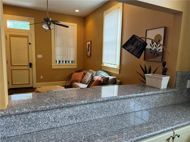 $1,800 | 829 Teche Street, Unit 1, New Orleans, LA 70114