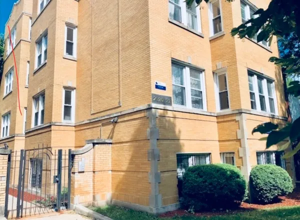 $1,700 | 2922 North Albany Avenue, Unit GARDEN, Chicago, IL 60618
