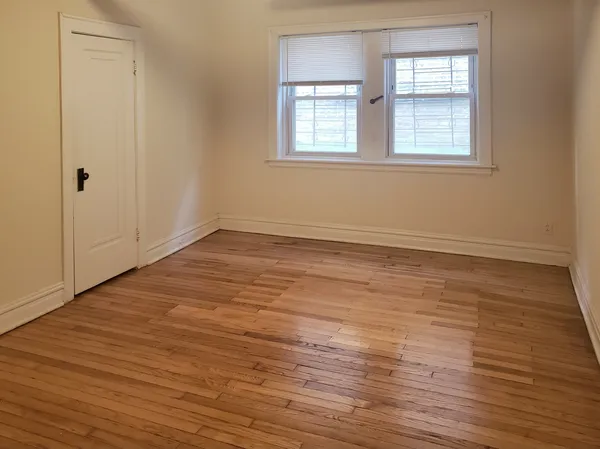 $1,700 | 2922 North Albany Avenue, Unit GARDEN, Chicago, IL 60618