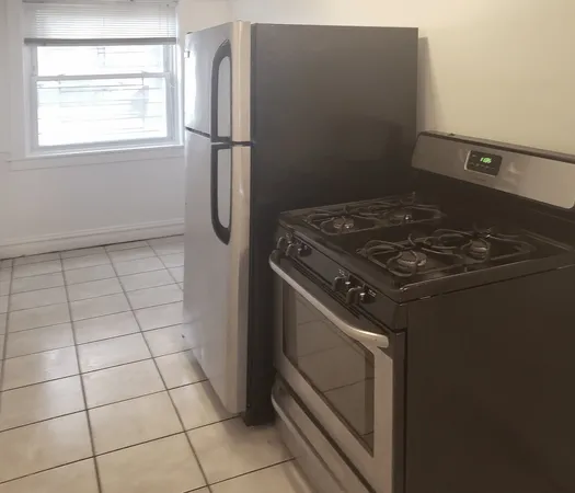$1,700 | 2922 North Albany Avenue, Unit GARDEN, Chicago, IL 60618