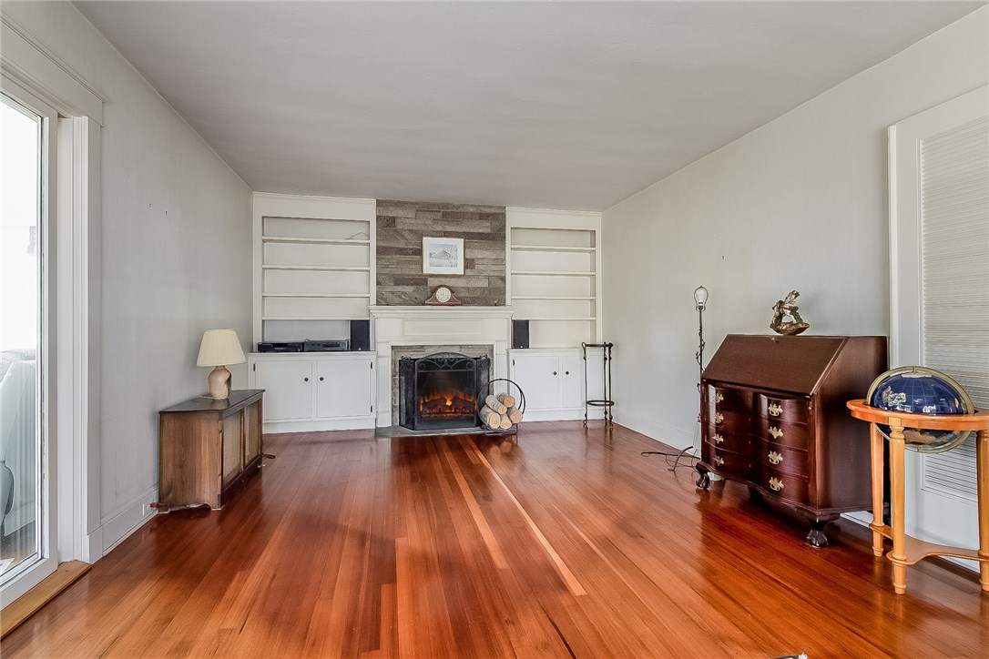 111 Beach Street Westerly, RI 02891 - Photo 4 of 25 Gallery Image 4