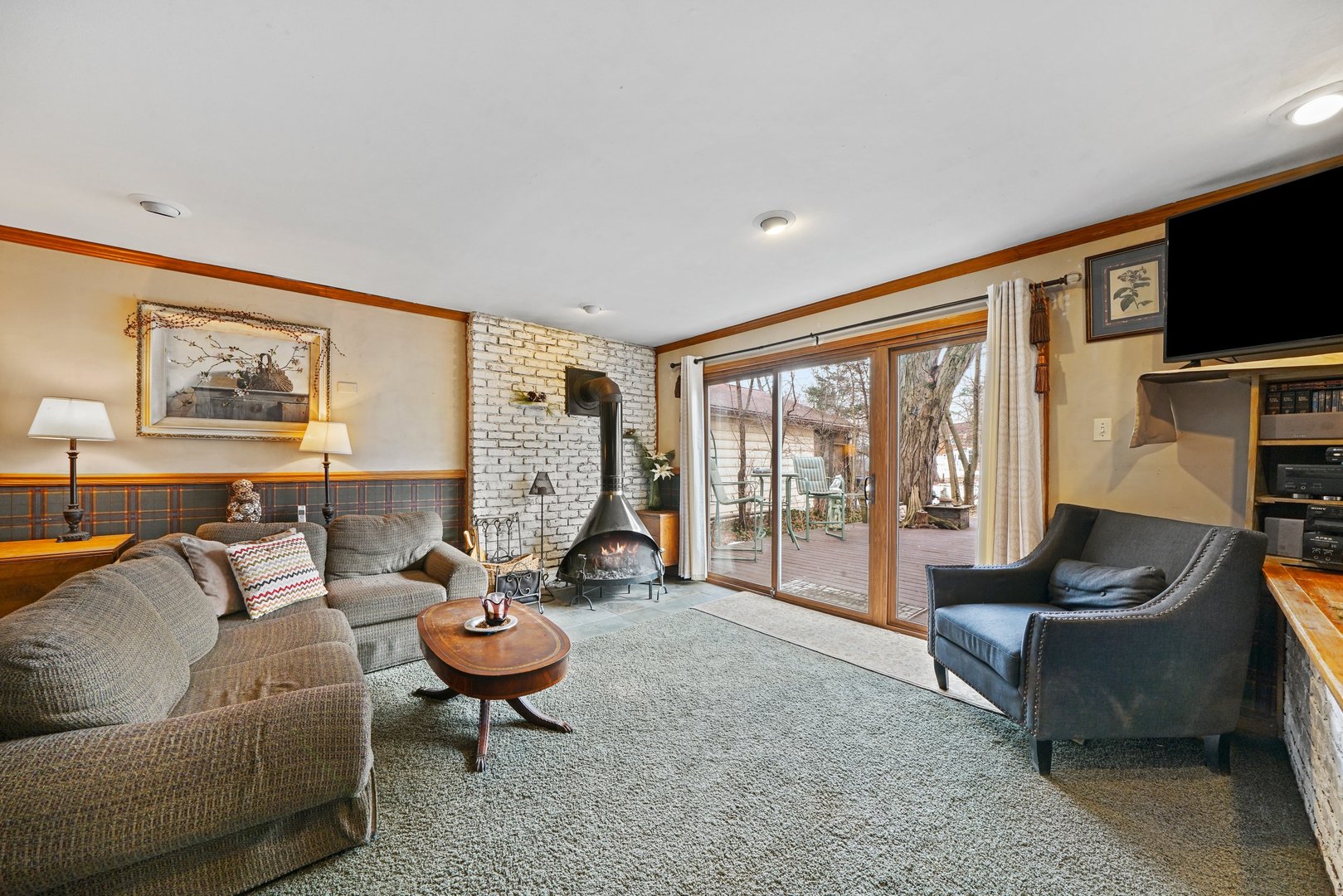 403 Selborne Road Riverside, IL 60546 - Photo 14 of 25